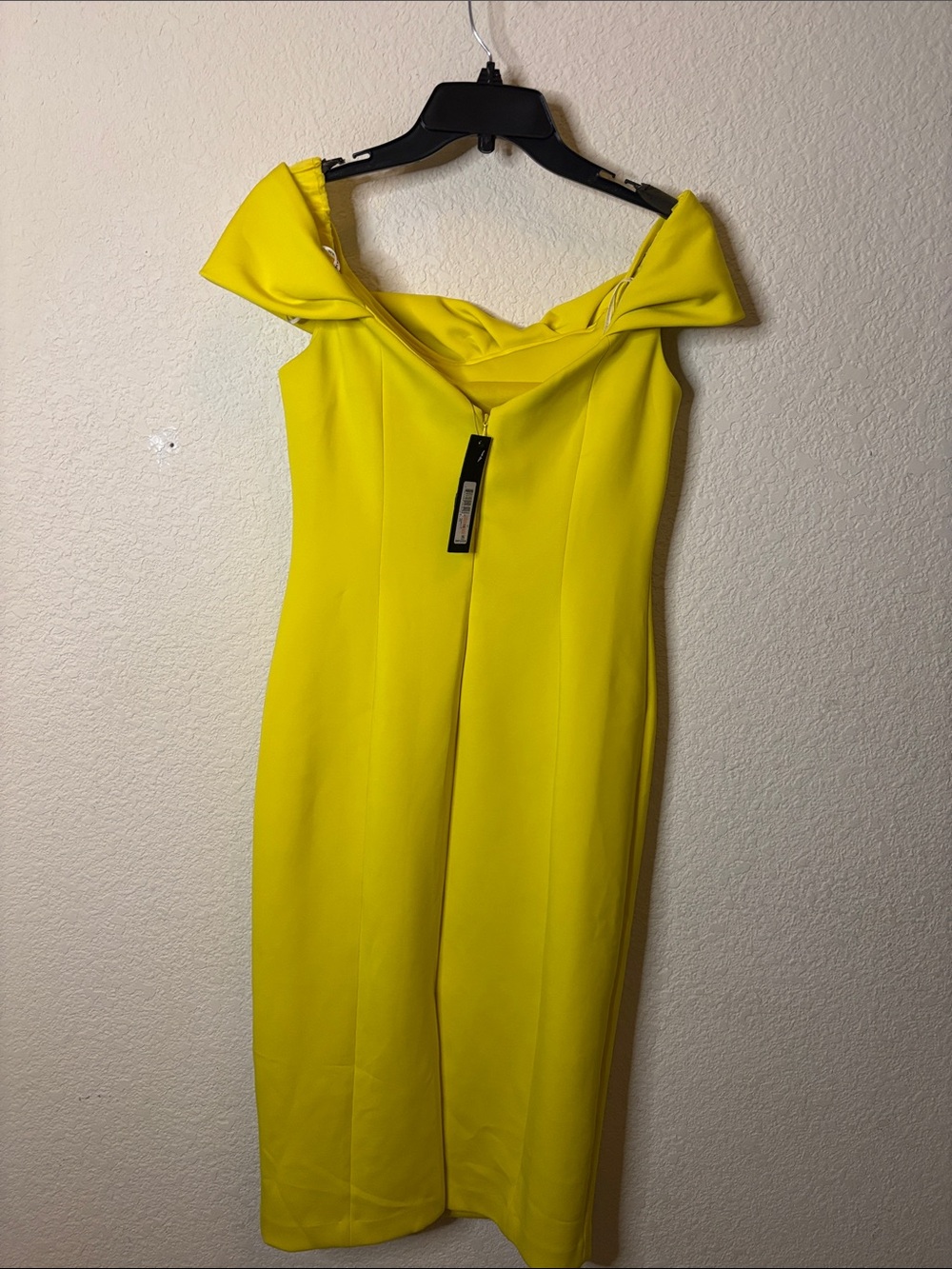 Yellow Off-Shoulder Sheath Dress - Picture 6 of 8